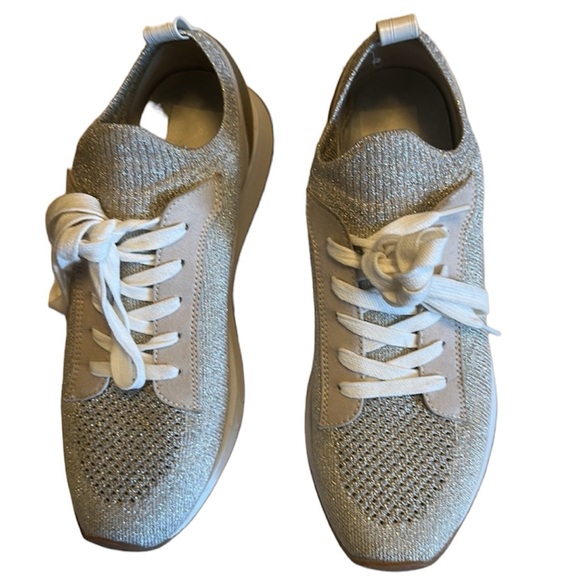 Women’s Dolce Vita sneakers - Picture 3 of 3